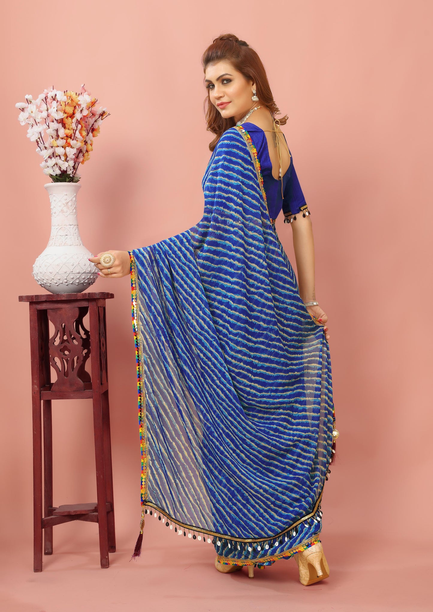 Laheriya Patterned Digital printed Lace Border Georgette Saree with Unstitched Muslin Blouse Piece