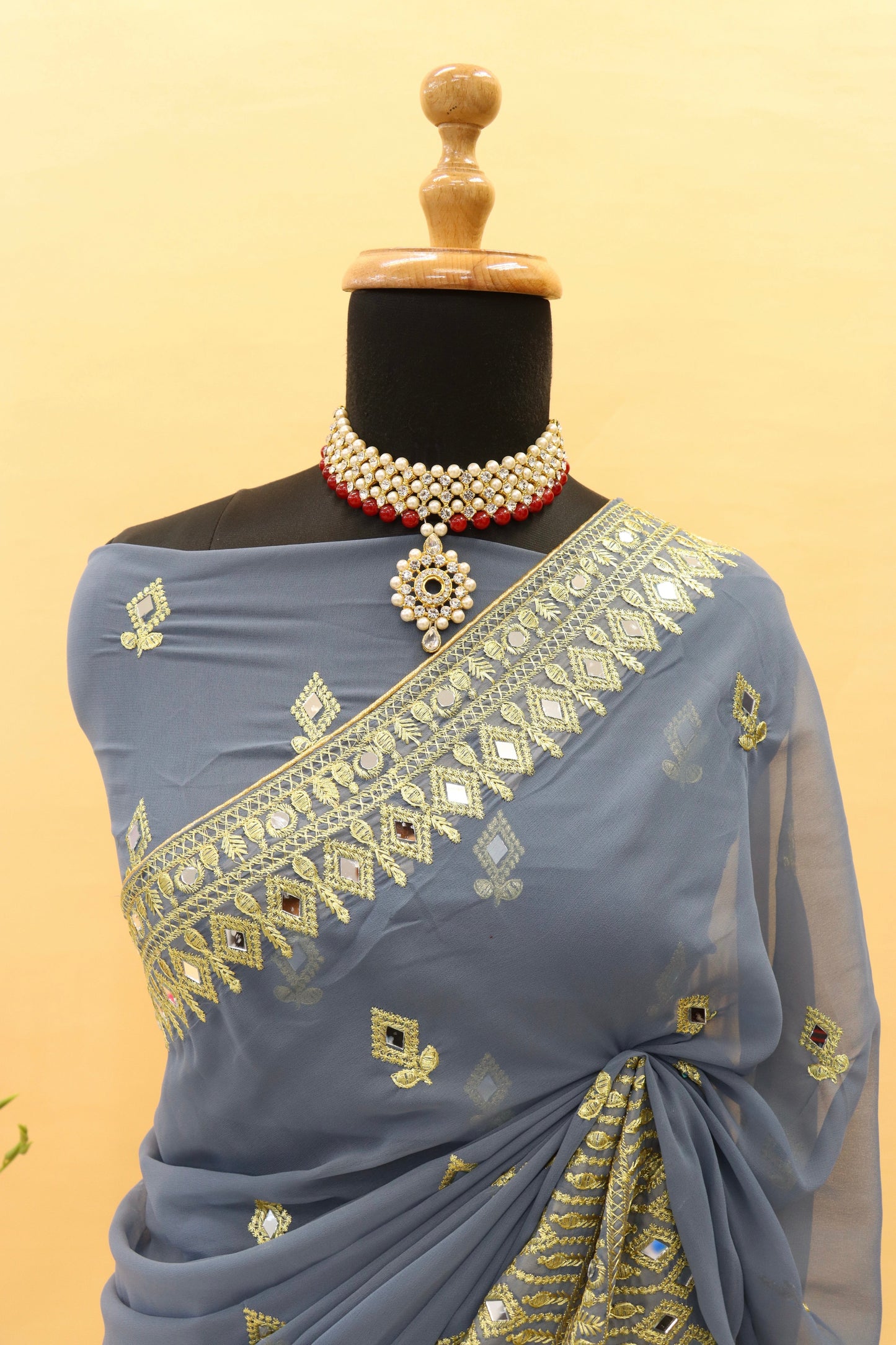 Traditional Trending Georgette Saree with Blouse Piece