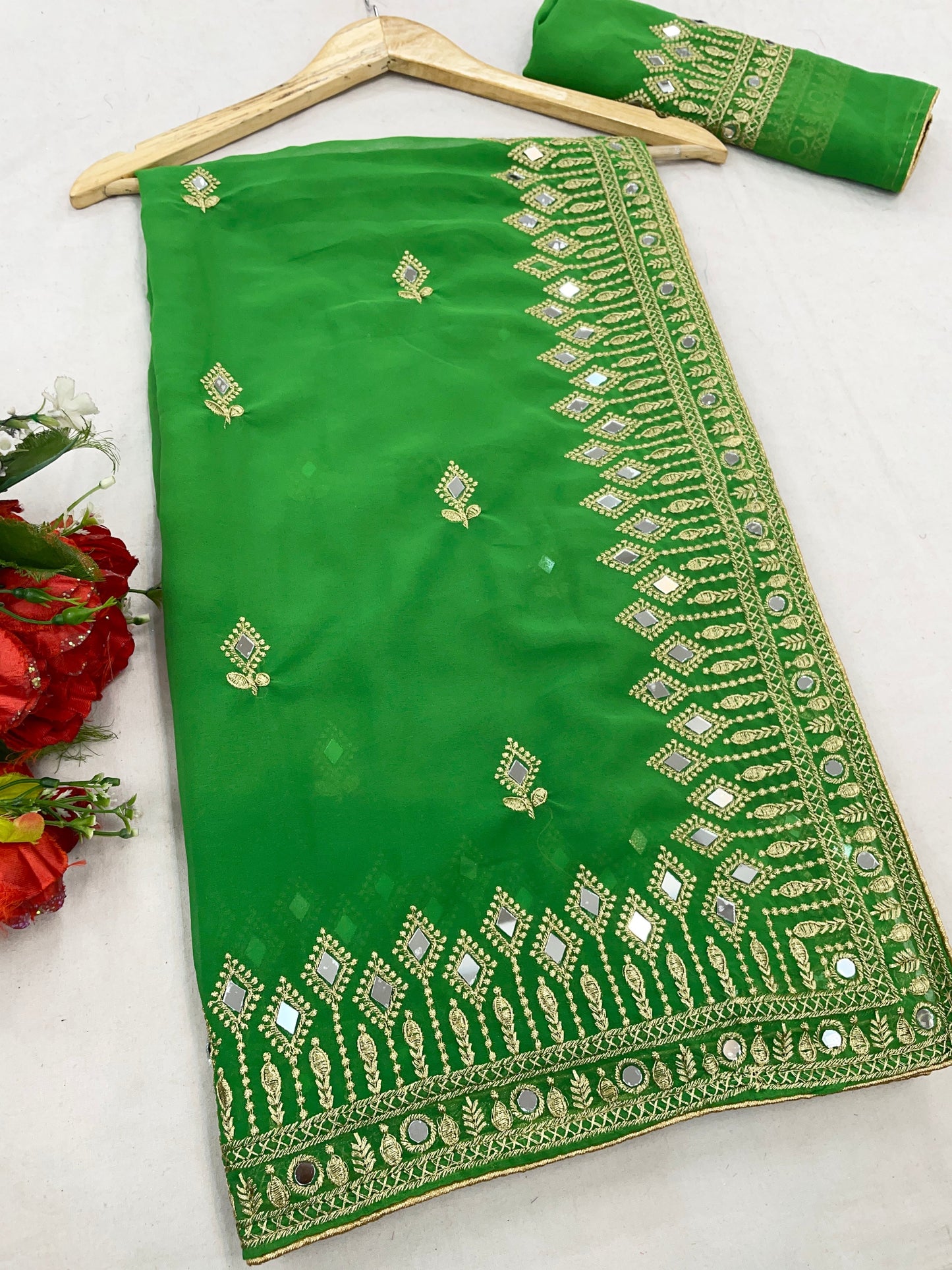 Traditional Trending Georgette Saree with Blouse Piece