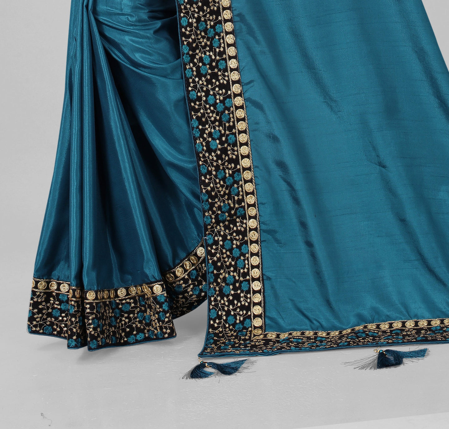 Classic Traditional Addition Embroidered Worked Lace Border with Velvet Fabric Blouse Piece Silk Saree