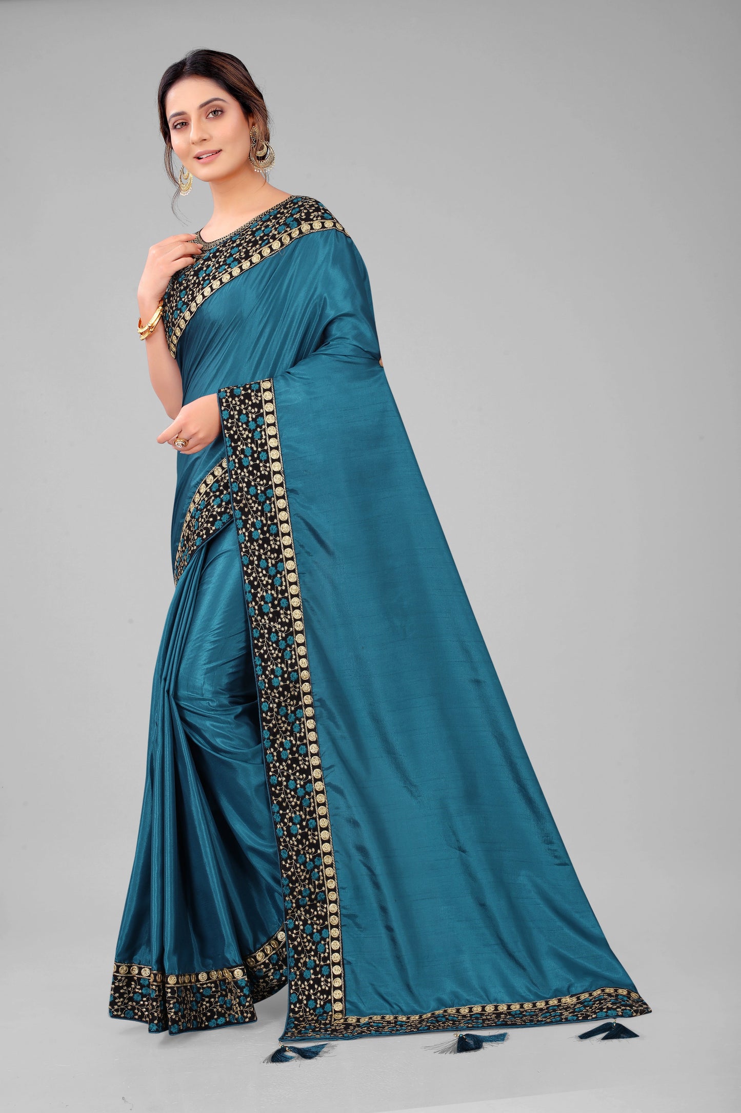 Classic Traditional Addition Embroidered Worked Lace Border with Velvet Fabric Blouse Piece Silk Saree