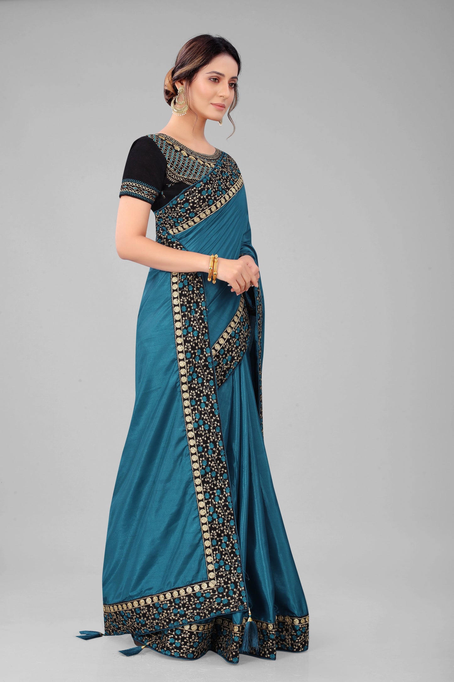 Classic Traditional Addition Embroidered Worked Lace Border with Velvet Fabric Blouse Piece Silk Saree