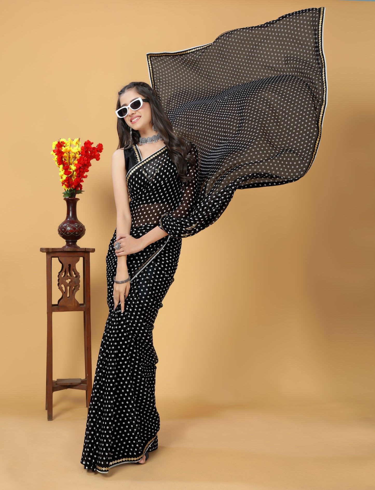 Beautiful Designed Lace Bordered Printed Georgette Saree with Muslin Blouse Piece