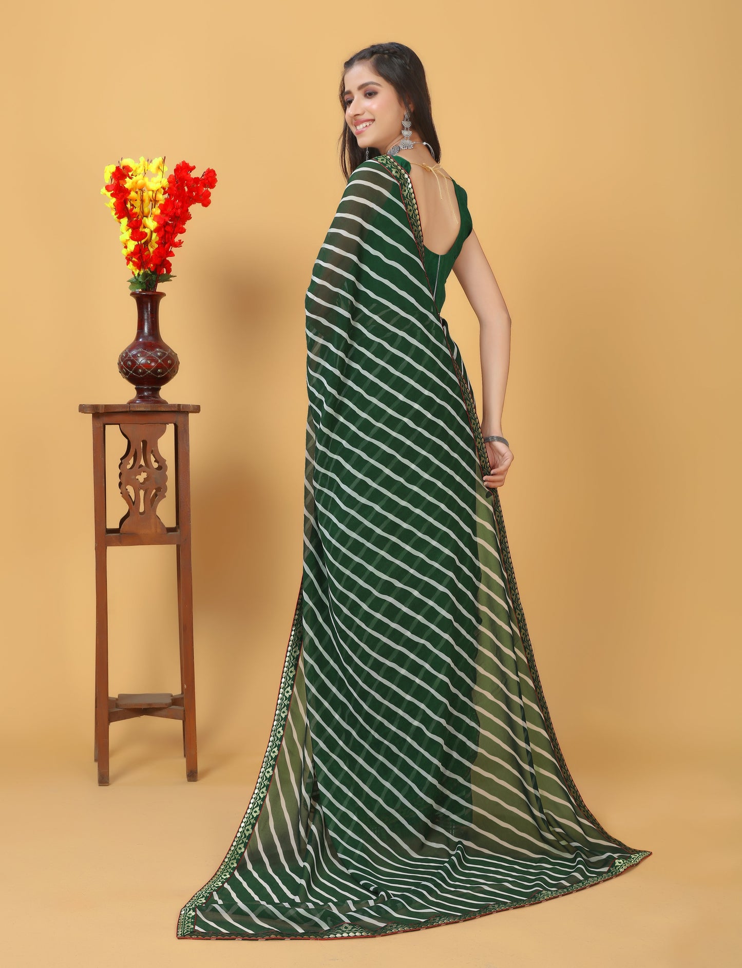 Beautiful Designed Lace Bordered Printed Georgette Saree with Muslin Blouse Piece