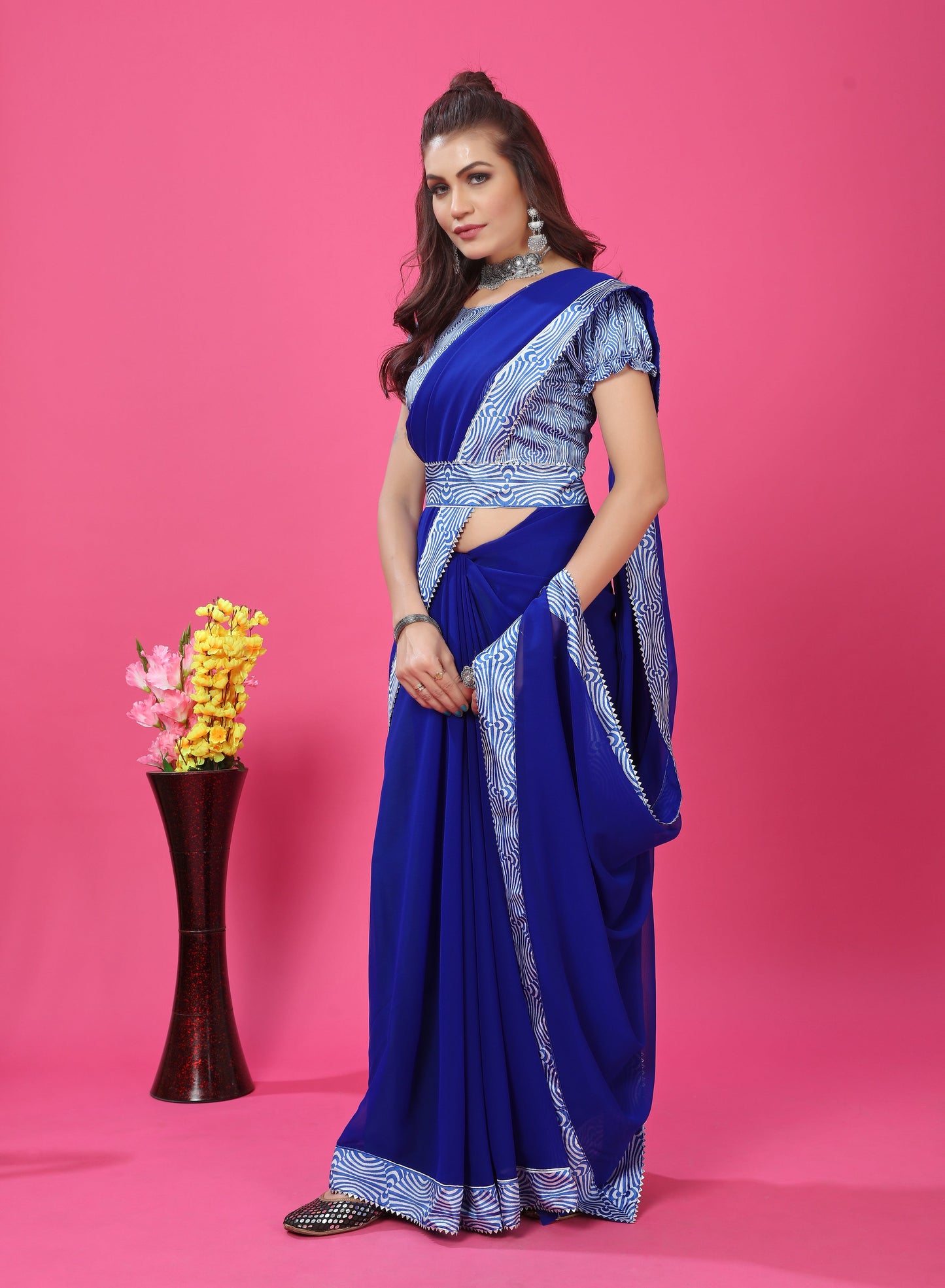 Modern Stylish Digital Printed Lace Border Saree with Printed Blouse piece