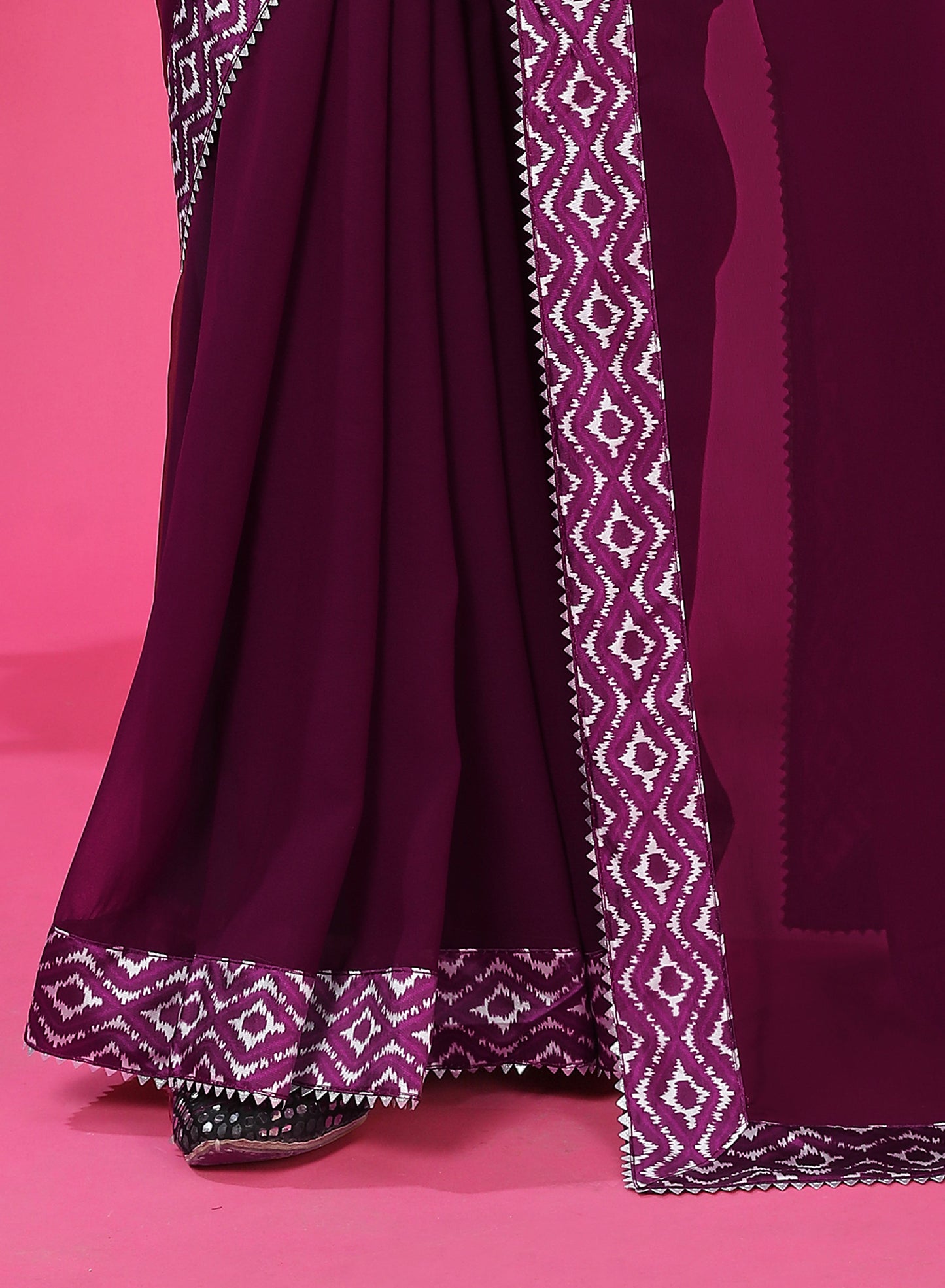 Modern Stylish Digital Printed Lace Border Saree with Printed Blouse piece