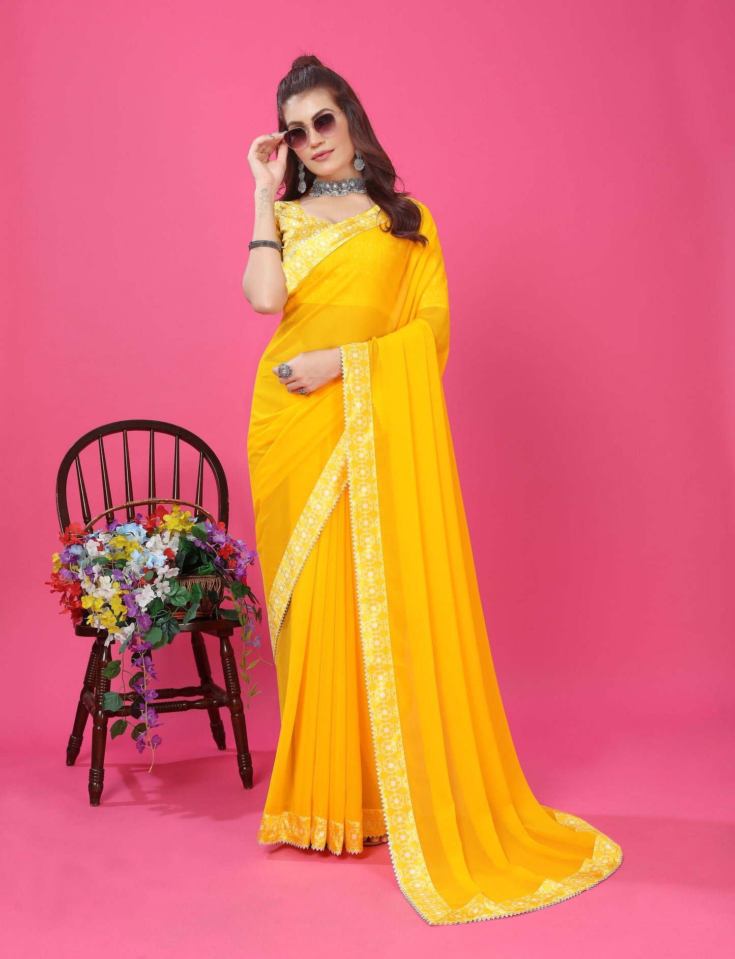 Modern Stylish Digital Printed Lace Border Saree with Printed Blouse piece