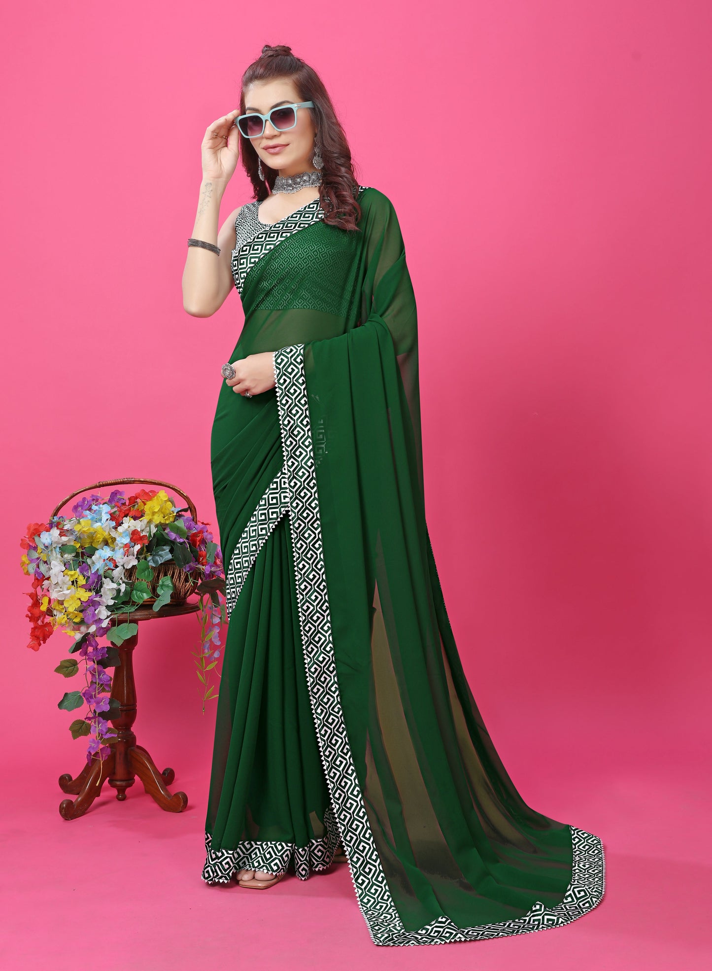 Modern Stylish Digital Printed Lace Border Saree with Printed Blouse piece