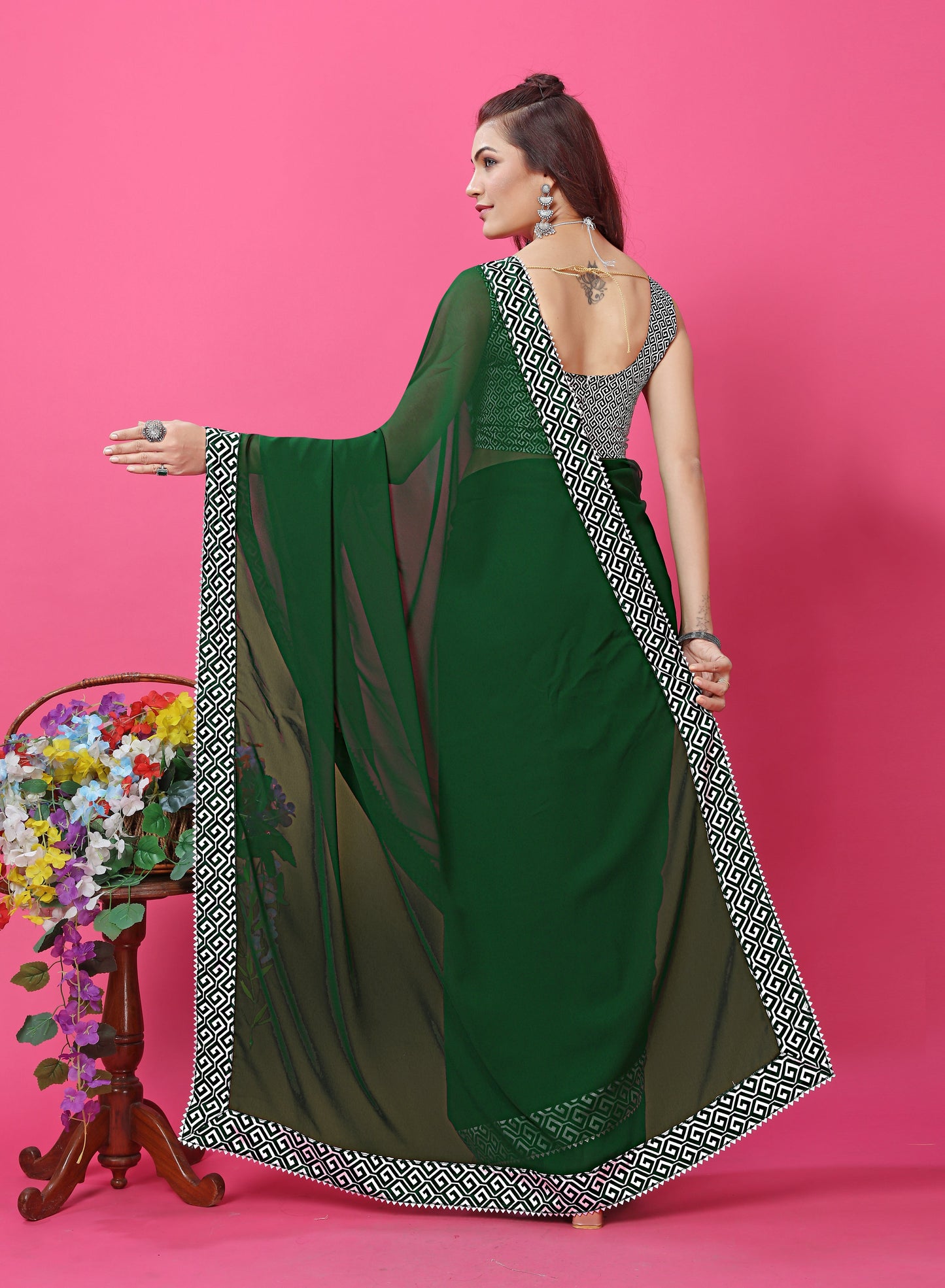 Modern Stylish Digital Printed Lace Border Saree with Printed Blouse piece