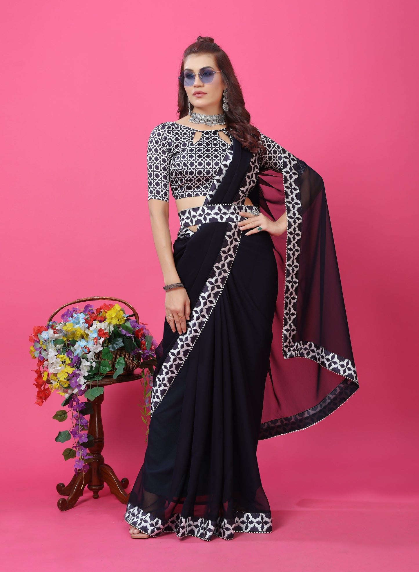 Modern Stylish Digital Printed Lace Border Saree with Printed Blouse piece