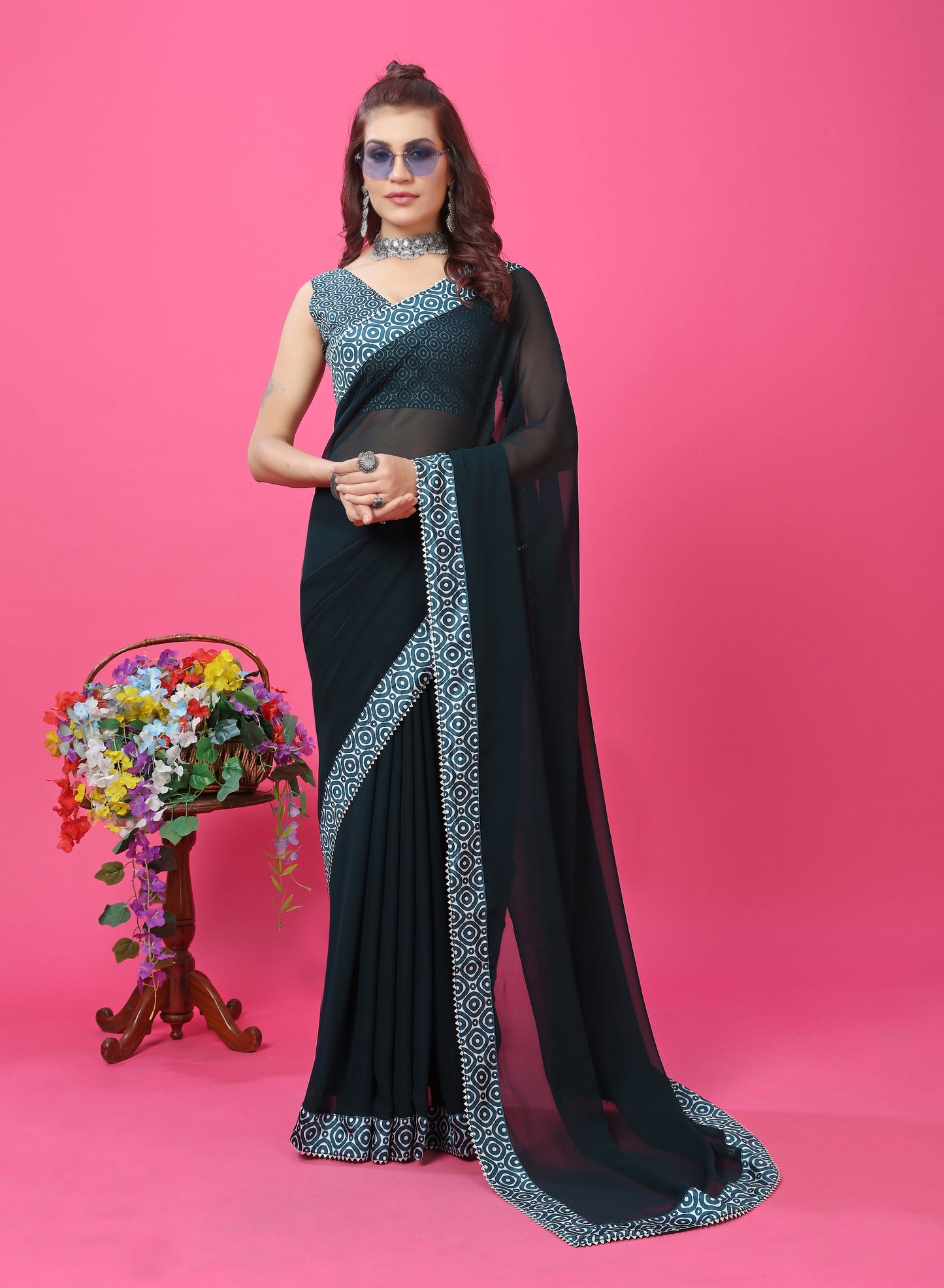 Modern Stylish Digital Printed Lace Border Saree with Printed Blouse piece